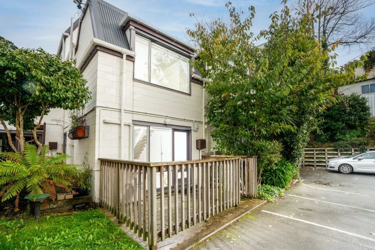 Photo of property in Sherwood Mews, 28w Bidwill Street, Mount Cook, Wellington, 6021