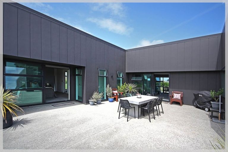 Photo of property in 16 Carex Grove, Foxton Beach, Foxton, 4815