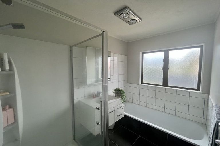 Photo of property in 28 Watts Street, Waipawa, 4210