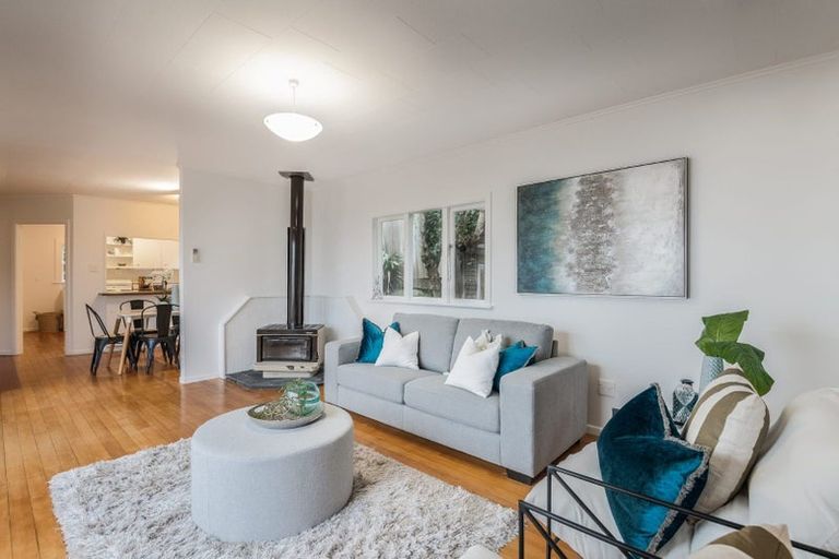 Photo of property in 119 Ruskin Road, Newlands, Wellington, 6037