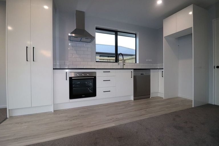 Photo of property in 30a/4 Northcote Road, Northcote, Christchurch, 8052
