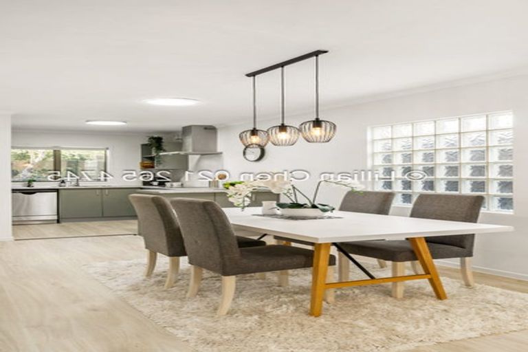 Photo of property in 27 Verdale Circle, Glen Eden, Auckland, 0602