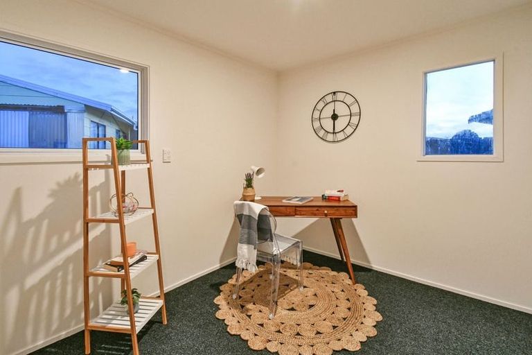 Photo of property in 1/14 Hatherley Place, Clendon Park, Auckland, 2103