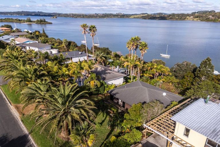 Photo of property in 34 Rangitane Loop Road, Kerikeri, 0294