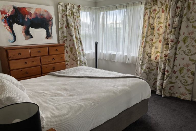 Photo of property in 76 Lauderdale Road, Birkdale, Auckland, 0626