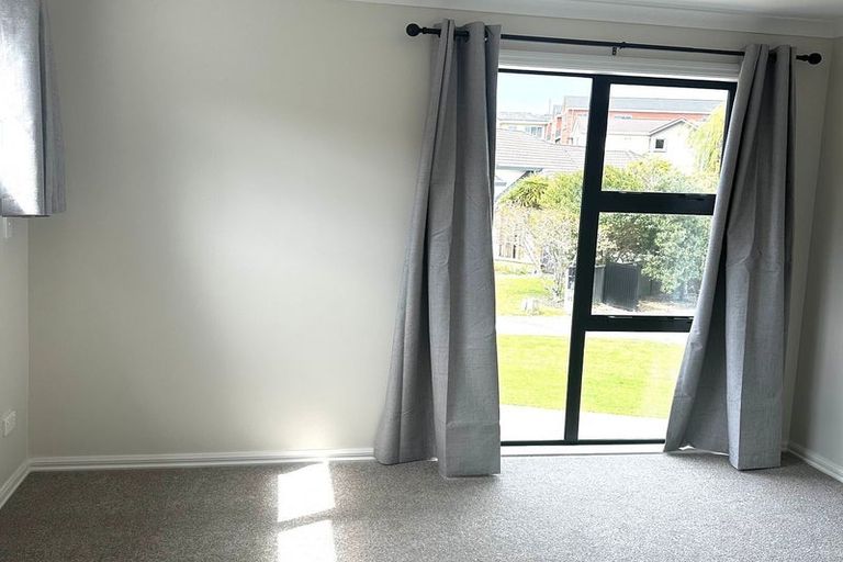 Photo of property in 17a Artesia Close, Shamrock Park, Auckland, 2016