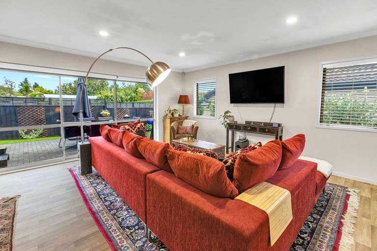 Photo of property in 117b Kawaha Point Road, Kawaha Point, Rotorua, 3010