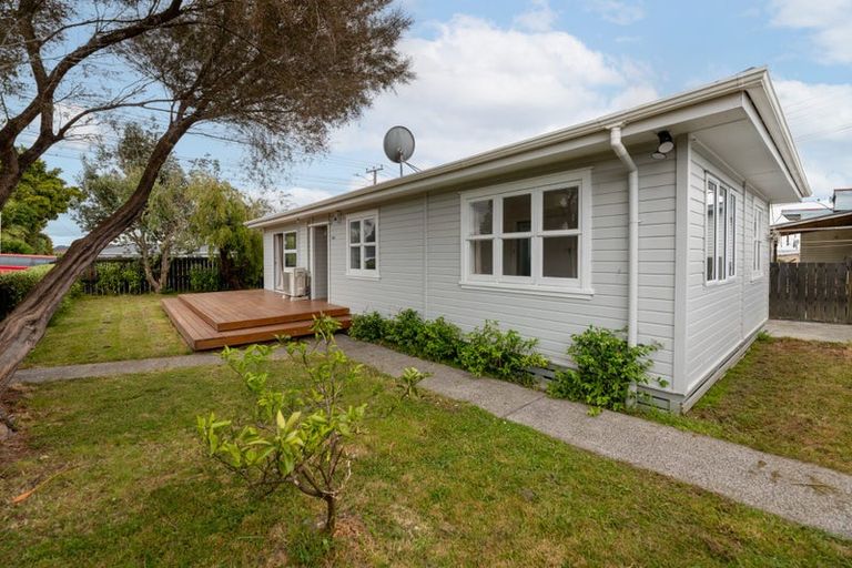 Photo of property in 74 Forest Hill Road, Henderson, Auckland, 0612