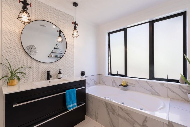 Photo of property in 25 Rifleman Lane, Paraparaumu Beach, Paraparaumu, 5032