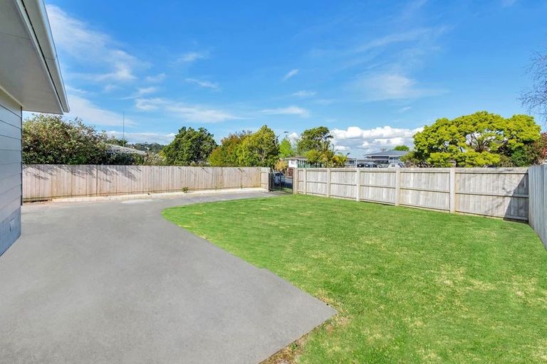 Photo of property in 5 Solar Road, Glen Eden, Auckland, 0602