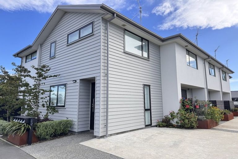 Photo of property in 2/84 Blenheim Road, Riccarton, Christchurch, 8011