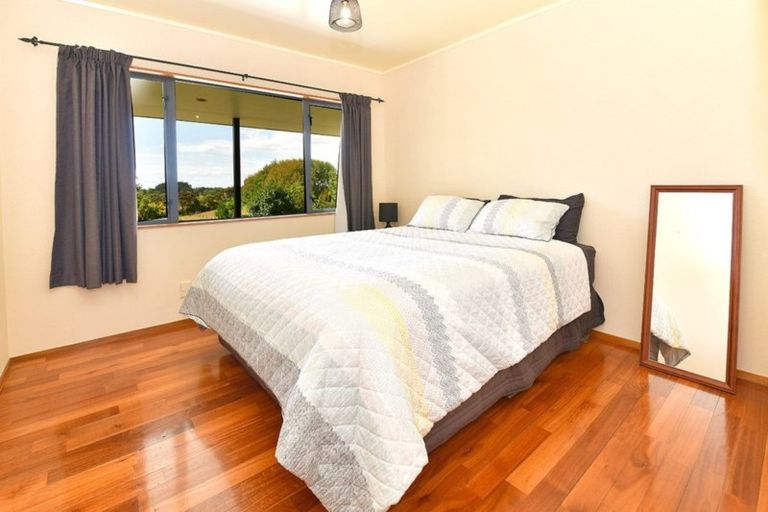 Photo of property in 166 Rimmer Road, Helensville, 0875