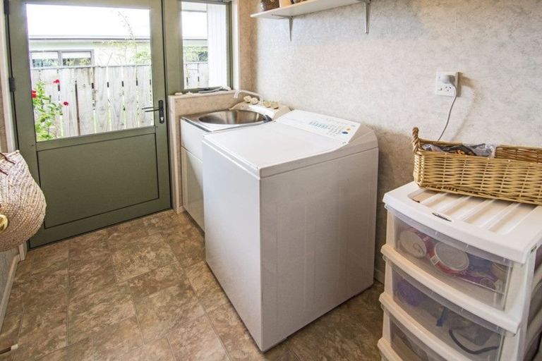 Photo of property in 52 Cambridge Terrace, Masterton, 5810