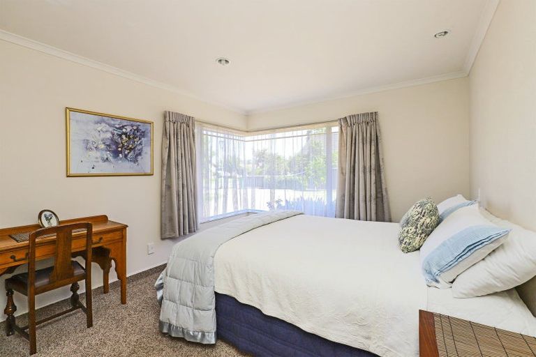 Photo of property in 28 Kensington Drive, Taradale, Napier, 4112