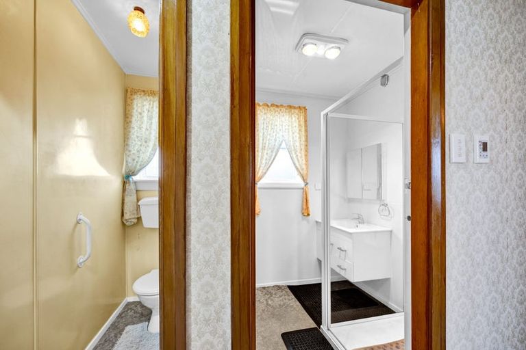 Photo of property in 10 Bone Crescent, Hawera, 4610