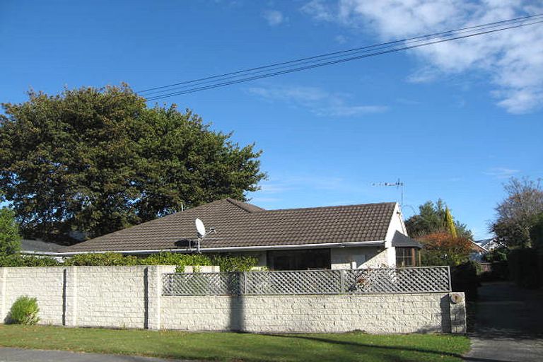 Photo of property in 9 Bryndwr Road, Fendalton, Christchurch, 8052