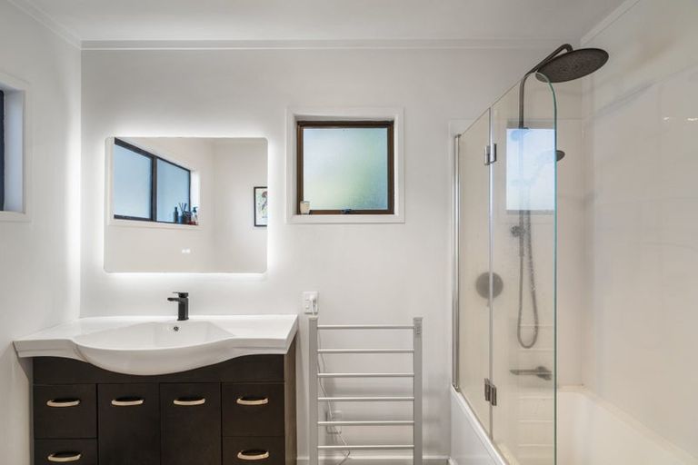 Photo of property in 1/47 Savoy Road, Glen Eden, Auckland, 0602