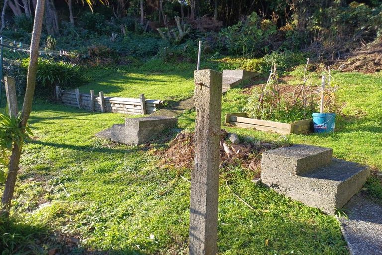 Photo of property in 56 Kenmore Street, Newlands, Wellington, 6037