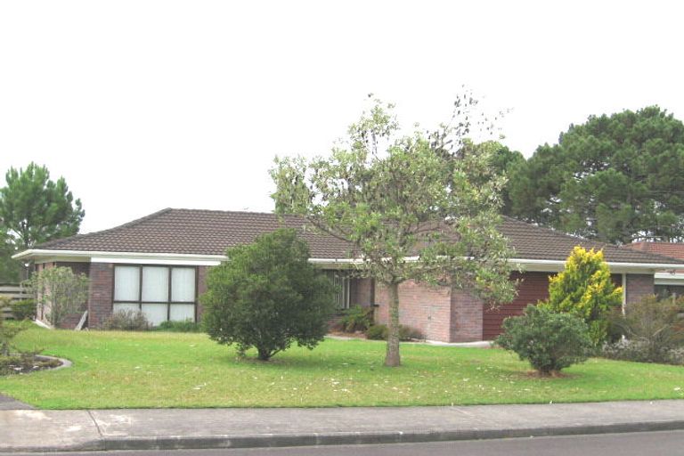 Photo of property in 71 Granville Drive, Massey, Auckland, 0614