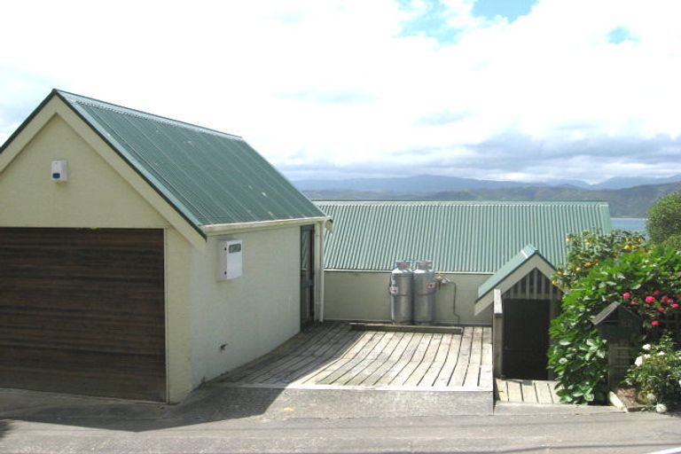 Photo of property in 82 Tio Tio Road, Seatoun, Wellington, 6022