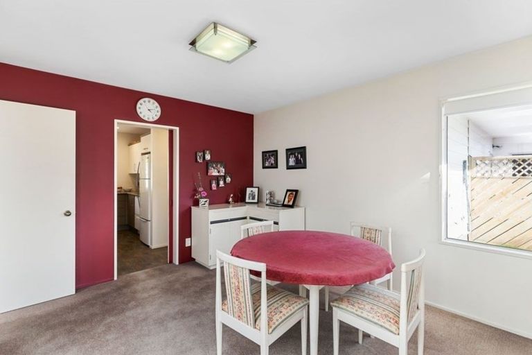 Photo of property in 4 Ronald Woolf Place, Churton Park, Wellington, 6037