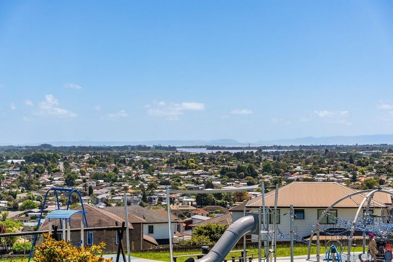 Photo of property in 79 Kirikiri Drive, Papakura, 2110