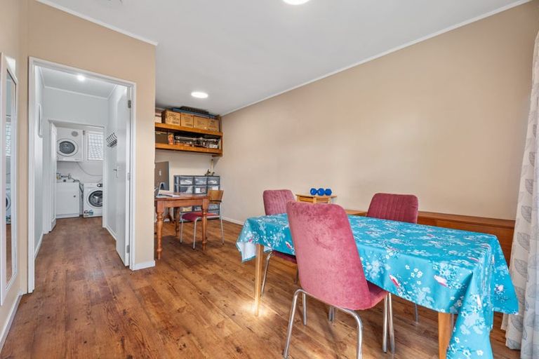 Photo of property in 1/3 Tyrian Close, Half Moon Bay, Auckland, 2012