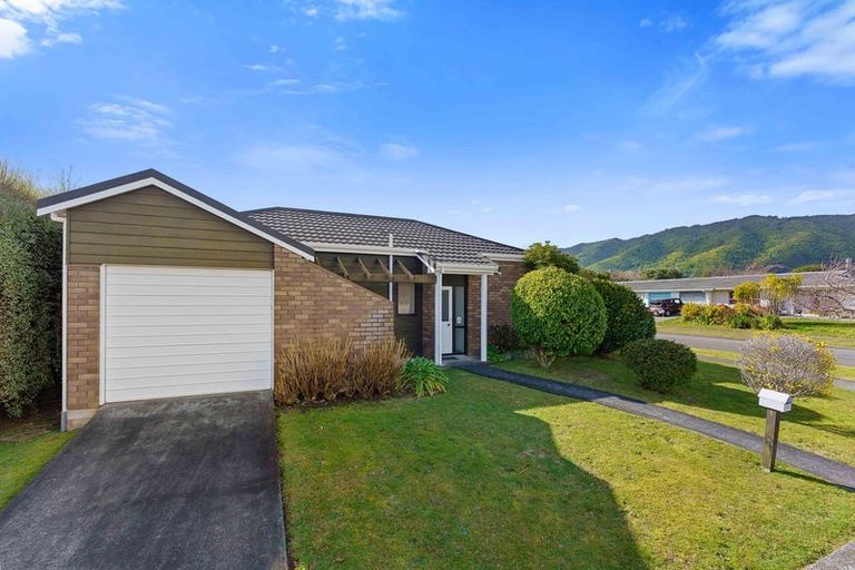 Photo of property in 37 Matai Street, Waikanae, 5036