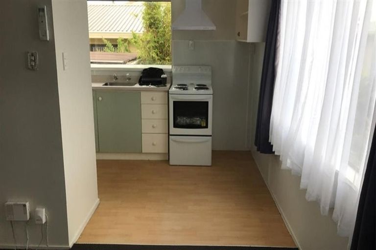 Photo of property in 2/5 Ingram Street, Papakura, 2110