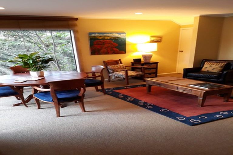 Photo of property in 666 South Titirangi Road, Titirangi, Auckland, 0604