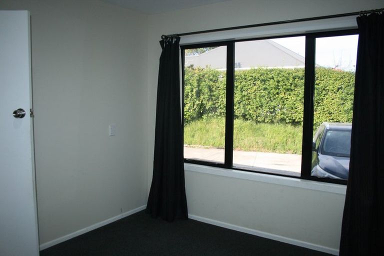 Photo of property in 24b Walsh Road, Westown, New Plymouth, 4310