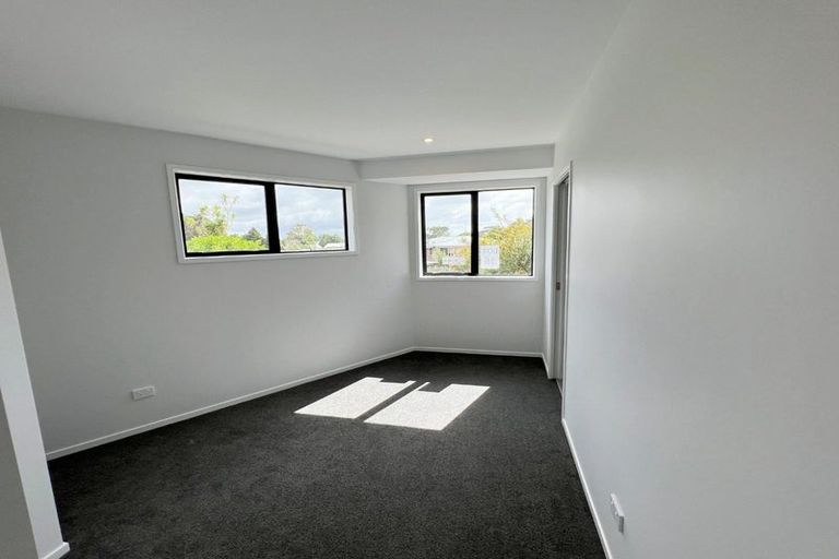 Photo of property in 18 Whati Lane, Henderson, Auckland, 0612