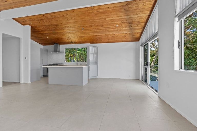 Photo of property in 6a Puketaha Road, Swanson, Auckland, 0816