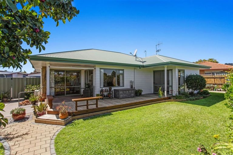 Photo of property in 24 Edgewater Grove, Whakatane, 3120