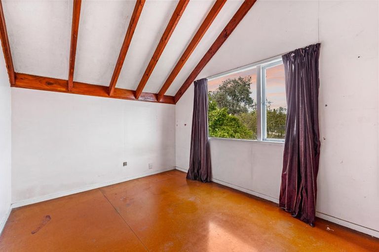 Photo of property in 38 Toru Street, Te Atatu Peninsula, Auckland, 0610