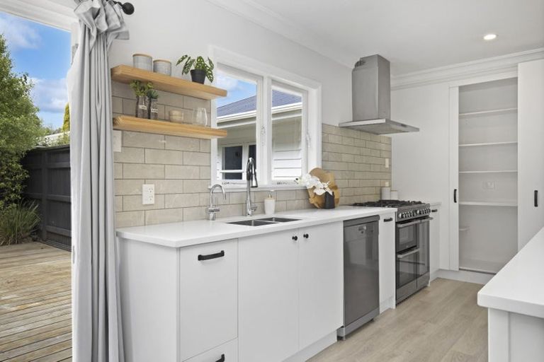 Photo of property in 73 Kohekohe Road, Waikanae, 5036