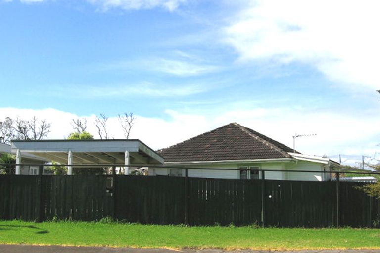 Photo of property in 44 Riserra Drive, Ranui, Auckland, 0612