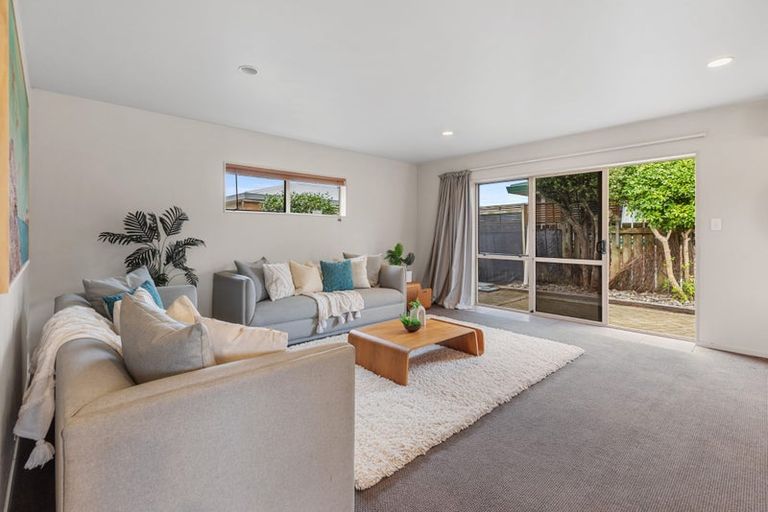 Photo of property in 72 Evans Road, Papamoa Beach, Papamoa, 3118
