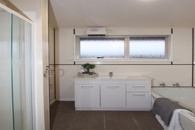 Photo of property in 21 Inwoods Road, Parklands, Christchurch, 8083