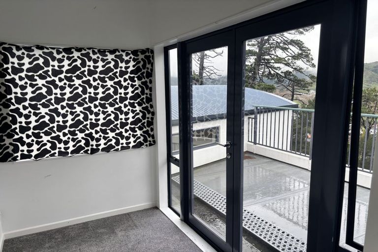 Photo of property in 31 Summit Road, Fairfield, Lower Hutt, 5011