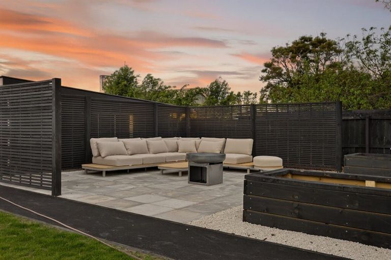 Photo of property in 75 Englefield Road, Northwood, Christchurch, 8051