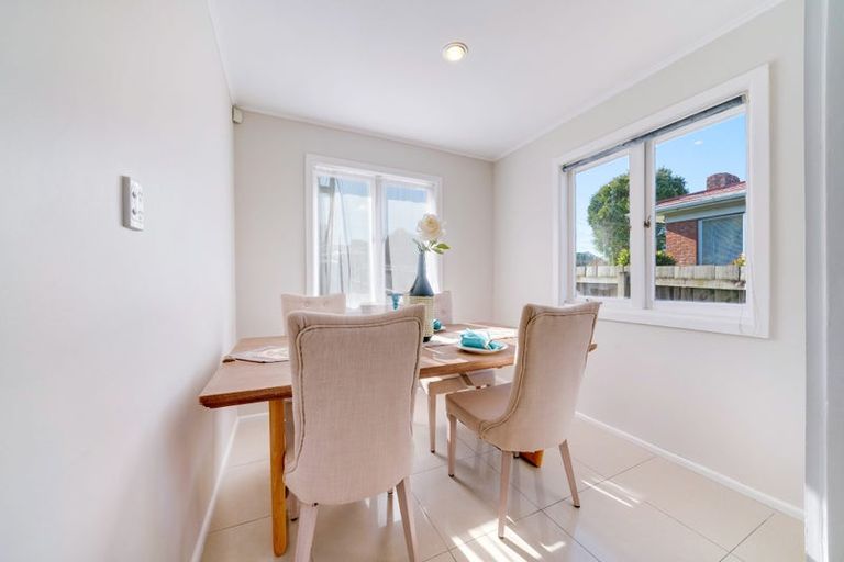 Photo of property in 26 Miller Road, Mangere Bridge, Auckland, 2022