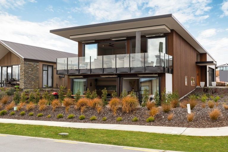 Photo of property in 48 Farrant Drive, Wanaka, 9305