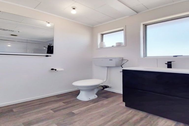 Photo of property in 18 Solar Road, Glen Eden, Auckland, 0602