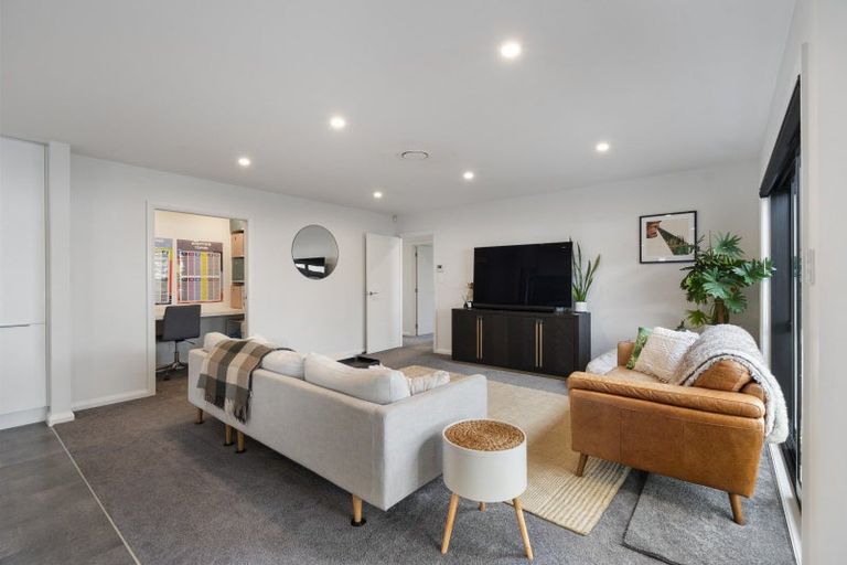 Photo of property in 36 Freedom Drive, Kelvin Grove, Palmerston North, 4414