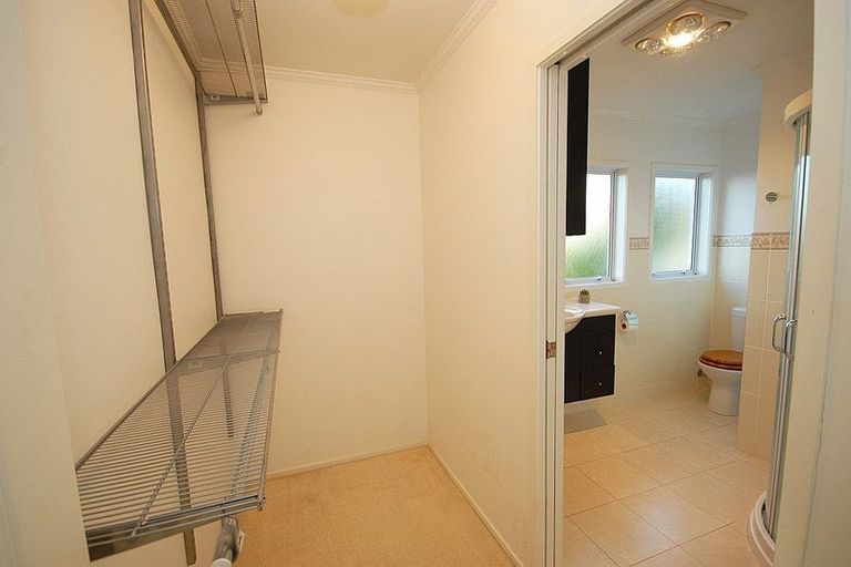 Photo of property in 50 Balmain Road, Chatswood, Auckland, 0626