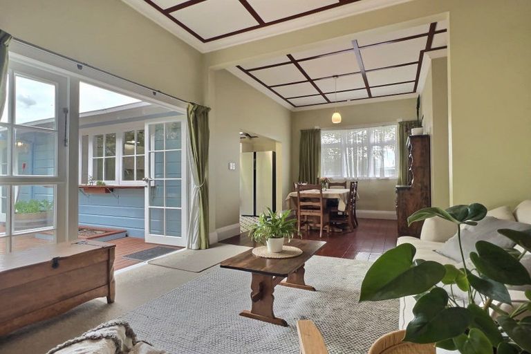 Photo of property in 14 Russell Street, Otane, 4202