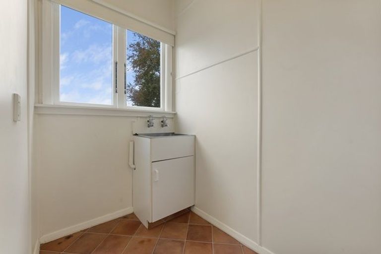 Photo of property in 32 Karina Terrace, Roslyn, Palmerston North, 4414