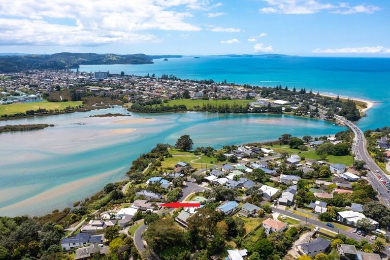 Photo of property in 36 Pohutukawa Avenue, Red Beach, 0932