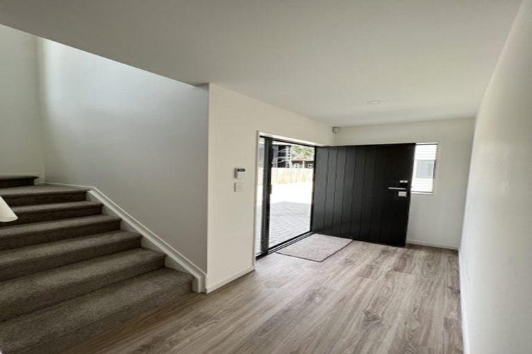 Photo of property in 30a Durham Street, Te Atatu Peninsula, Auckland, 0610